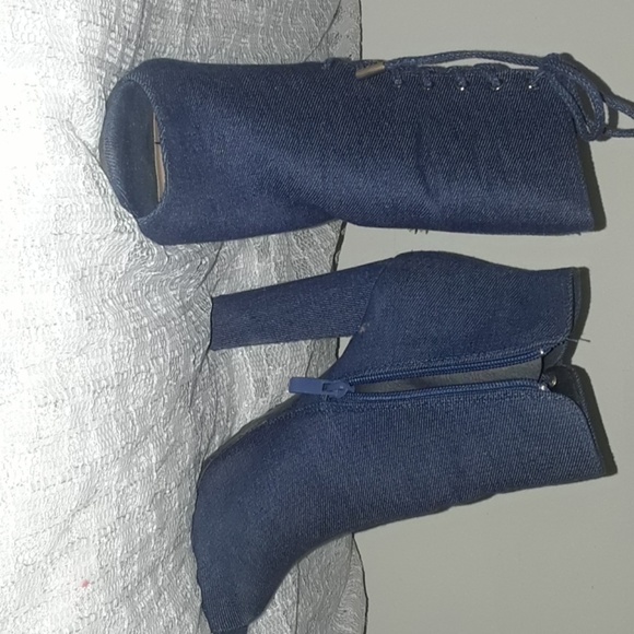 Shoes - Picture 2 of 3